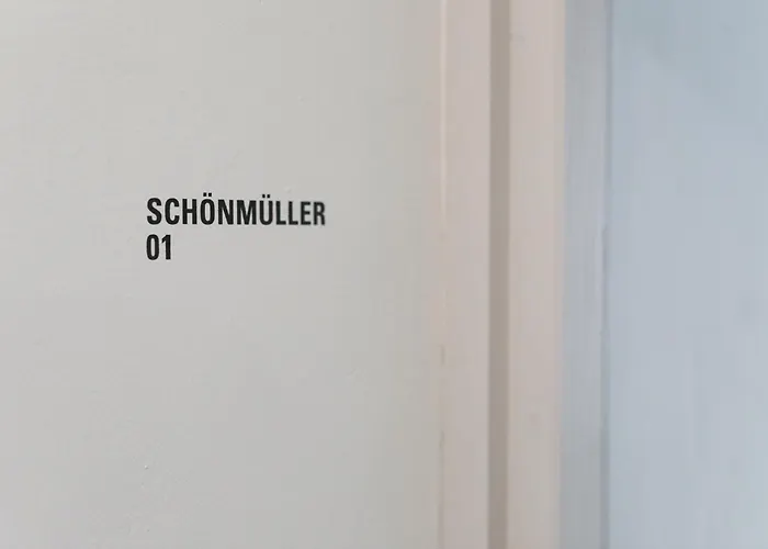 1477 Reichhalter